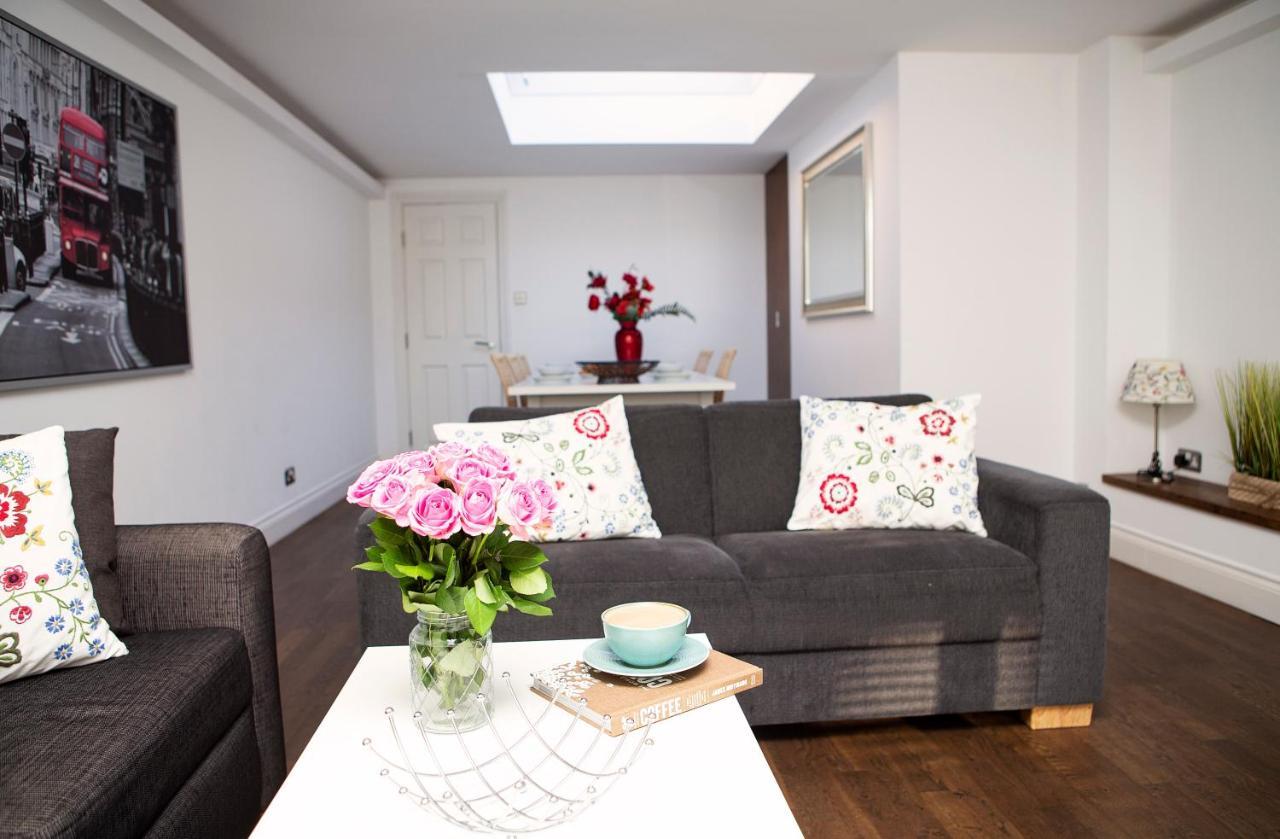 Apt 3, Trafalgar Sq Duplex, 3Rd & 4Th Floor By Indigo Flats London Exteriör bild
