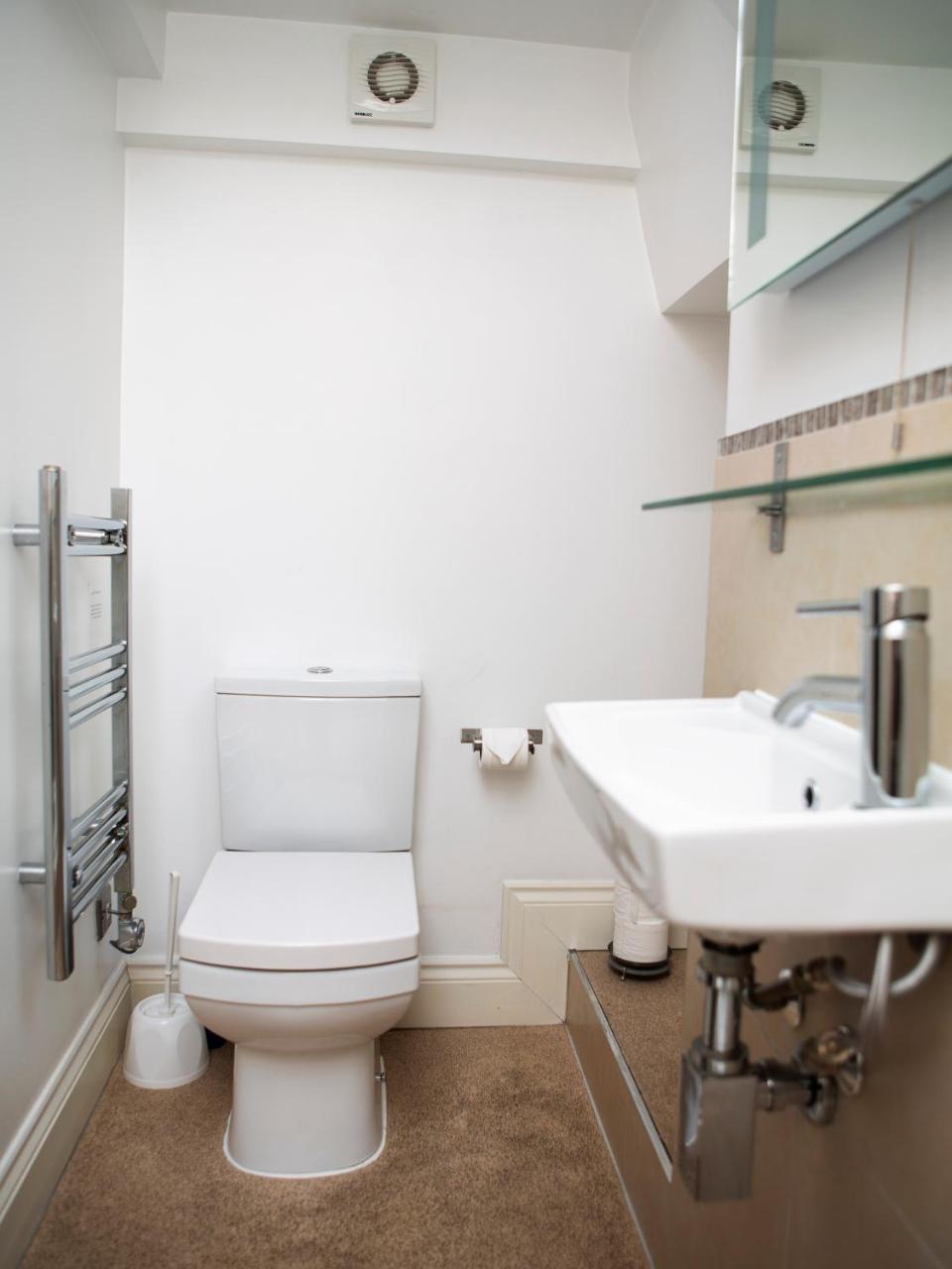 Apt 3, Trafalgar Sq Duplex, 3Rd & 4Th Floor By Indigo Flats London Exteriör bild