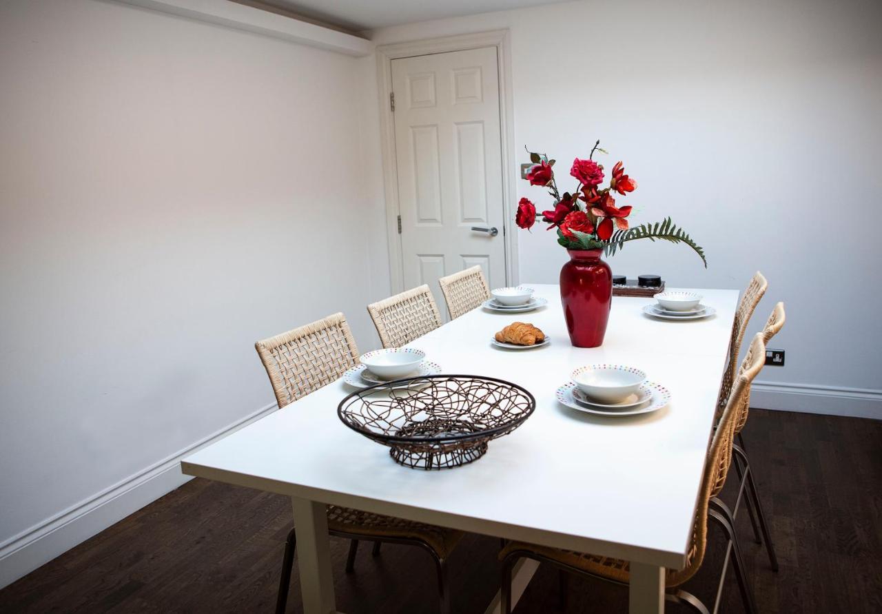 Apt 3, Trafalgar Sq Duplex, 3Rd & 4Th Floor By Indigo Flats London Exteriör bild